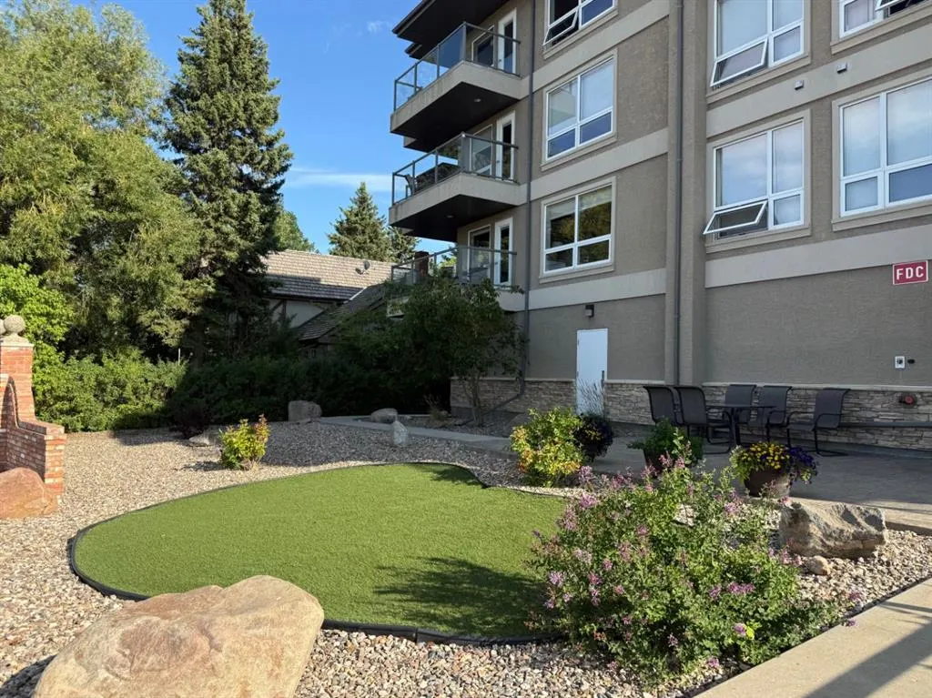 5015 Riverside Drive, ##302