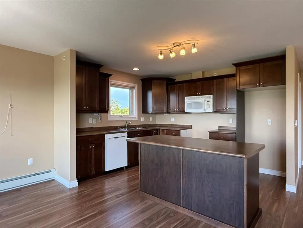 5015 Riverside Drive, ##302