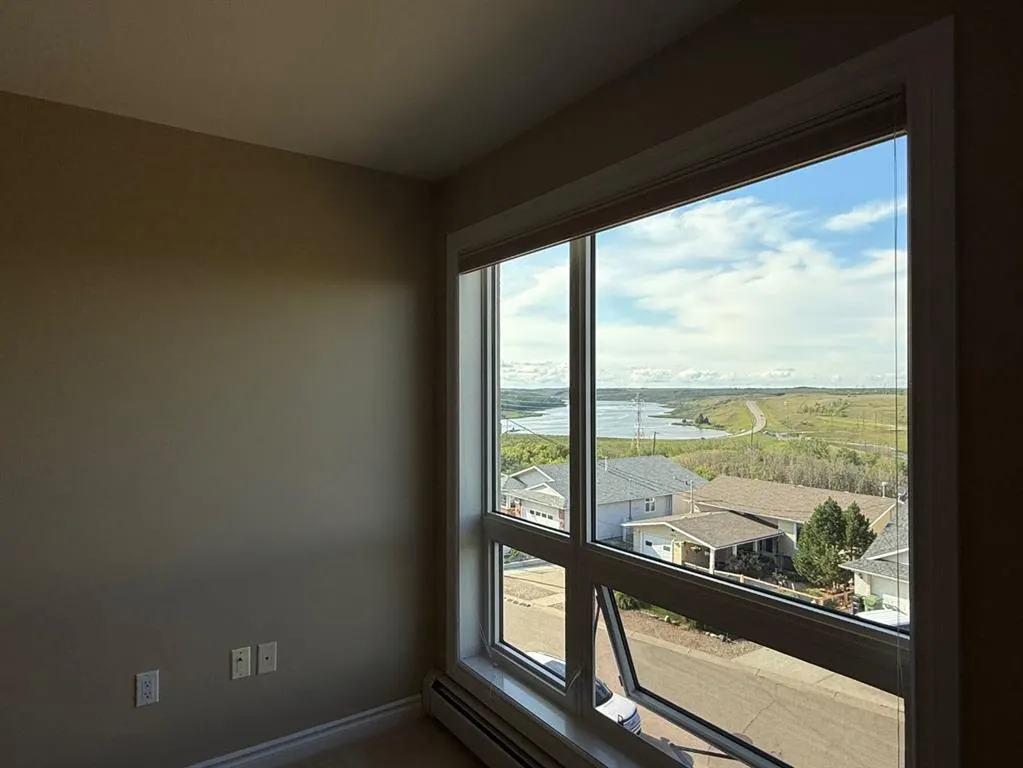 5015 Riverside Drive, ##302