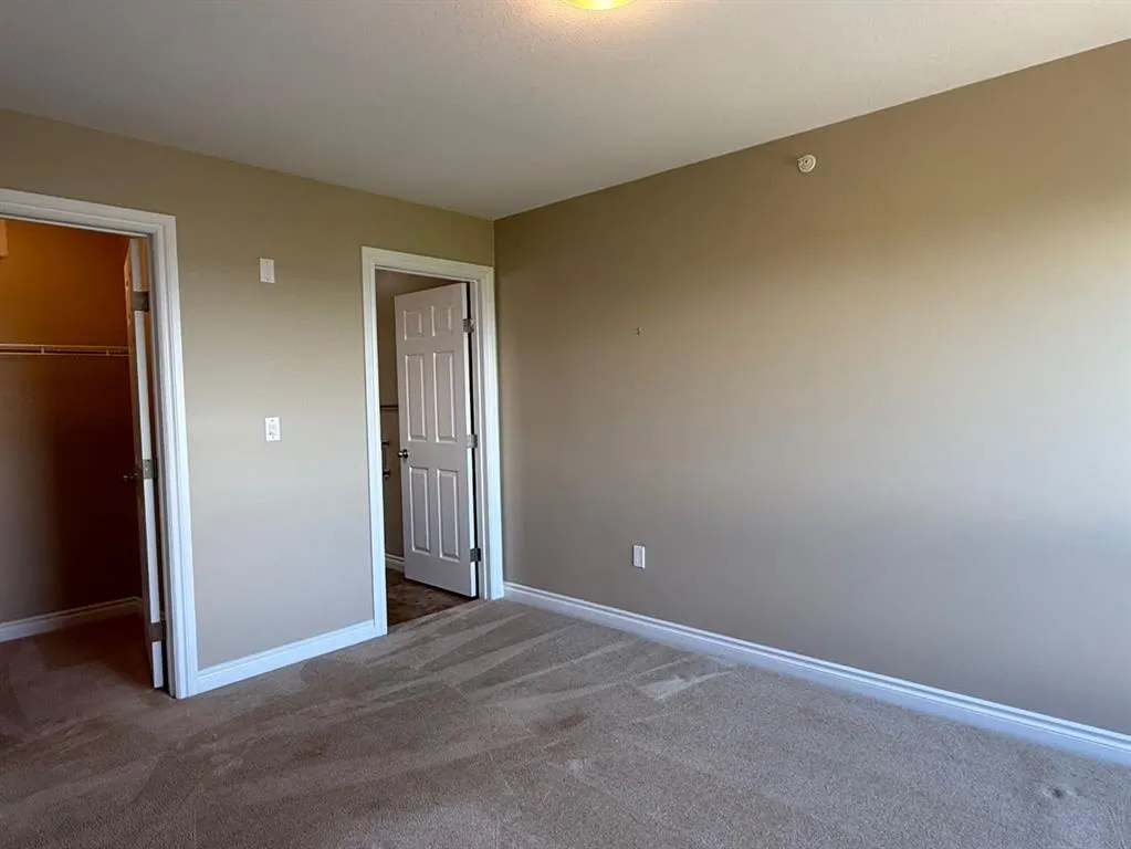 5015 Riverside Drive, ##302
