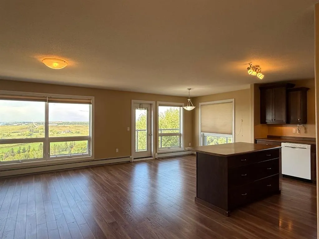5015 Riverside Drive, ##302