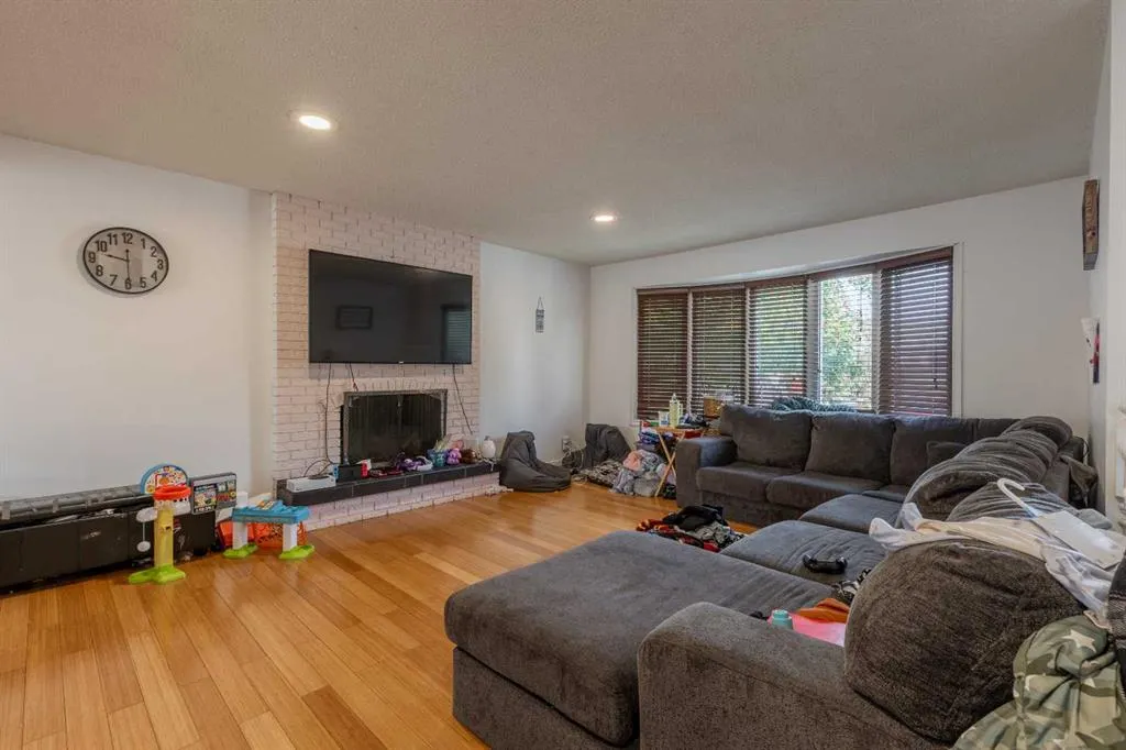 10 Sheridan Road W