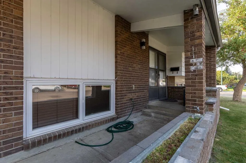 10 Sheridan Road W