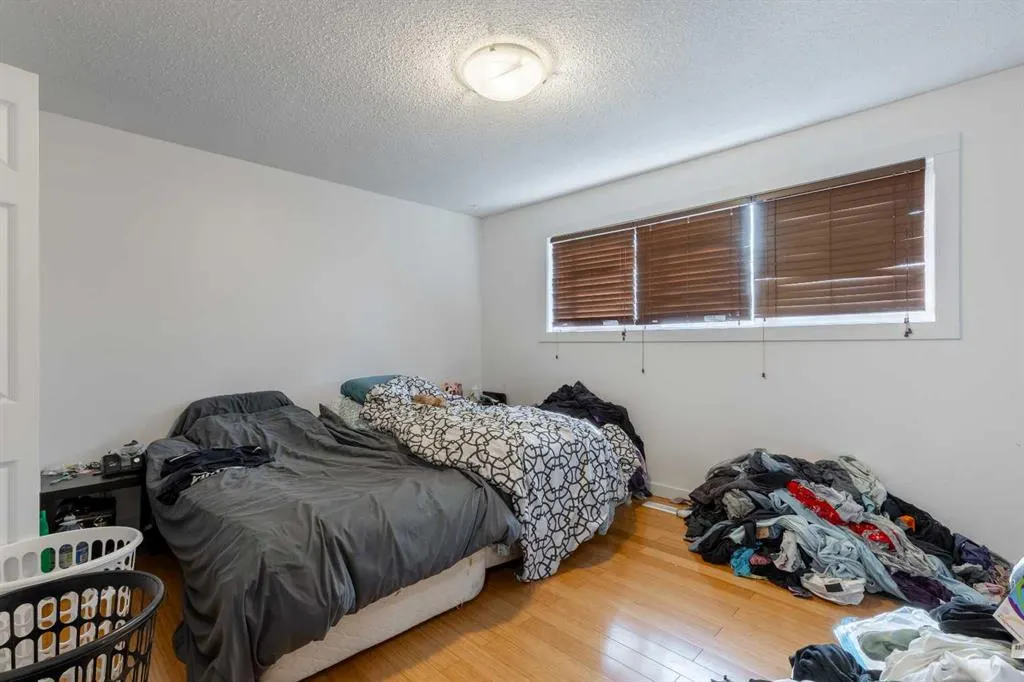 10 Sheridan Road W
