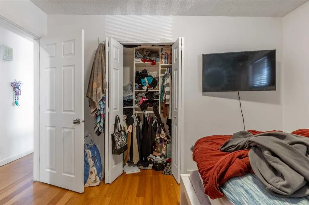 10 Sheridan Road W
