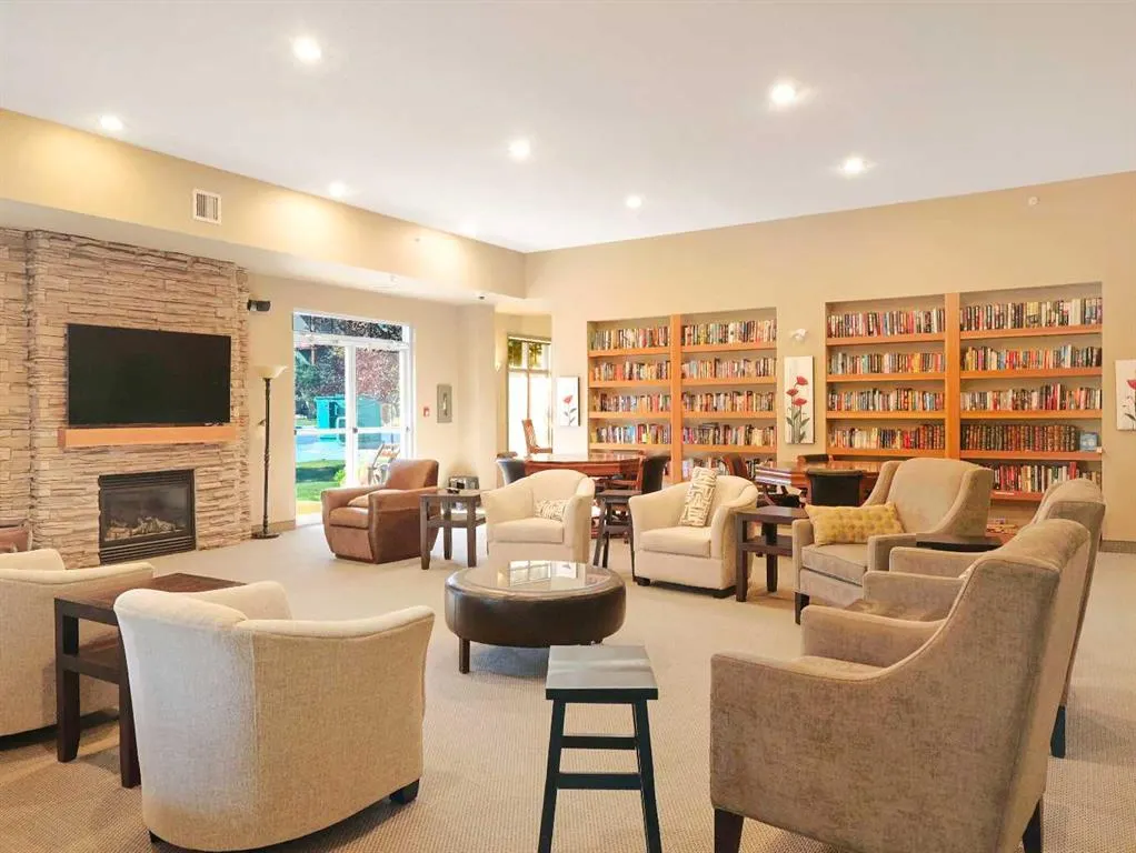 92 Crystal Shores Road, #4306
