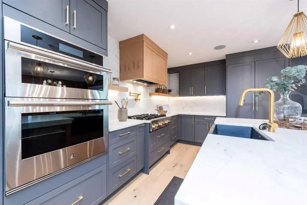 216 Pump Hill Crescent SW