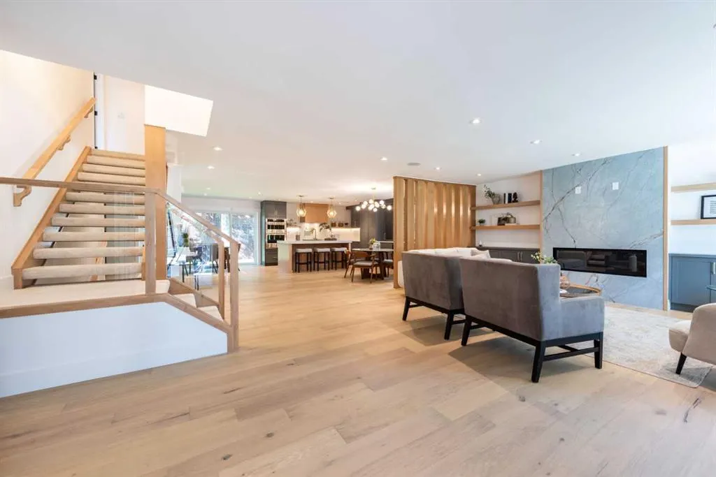 216 Pump Hill Crescent SW