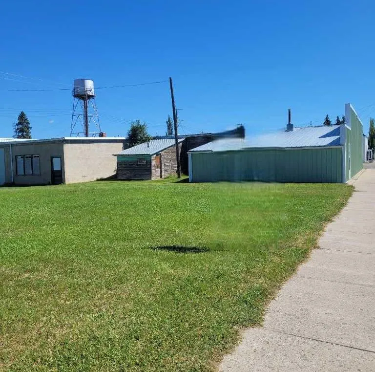 7 Railway Avenue W