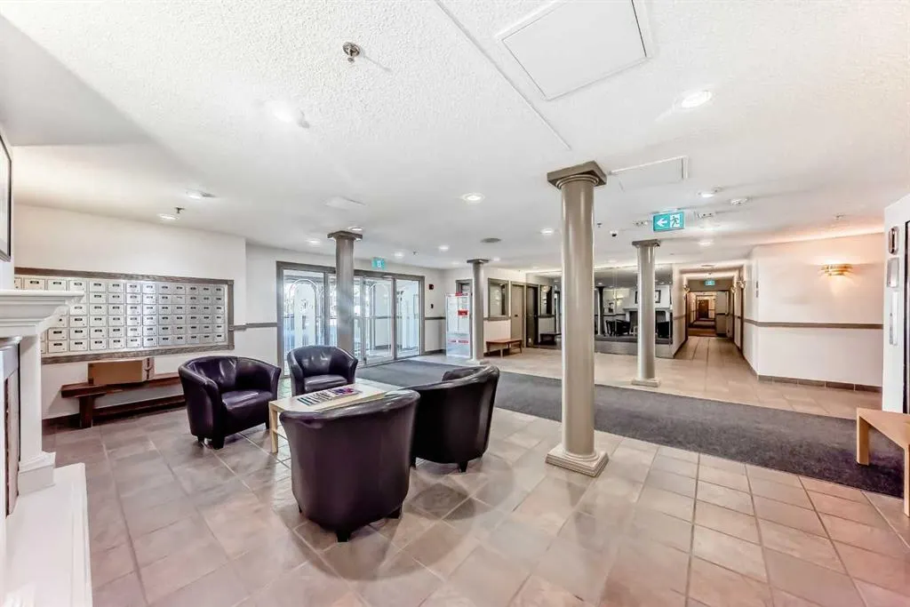 525 56 Avenue SW, #412