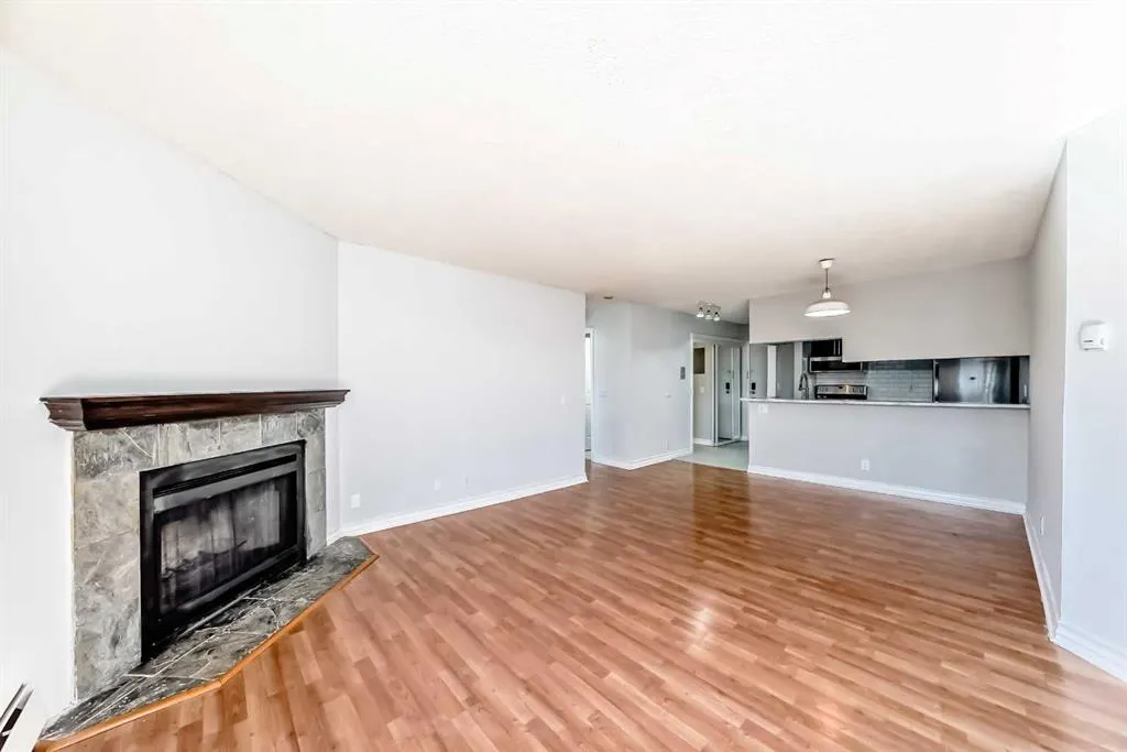 525 56 Avenue SW, #412