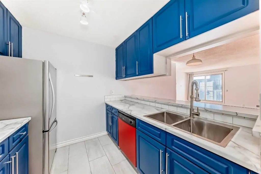 525 56 Avenue SW, #412
