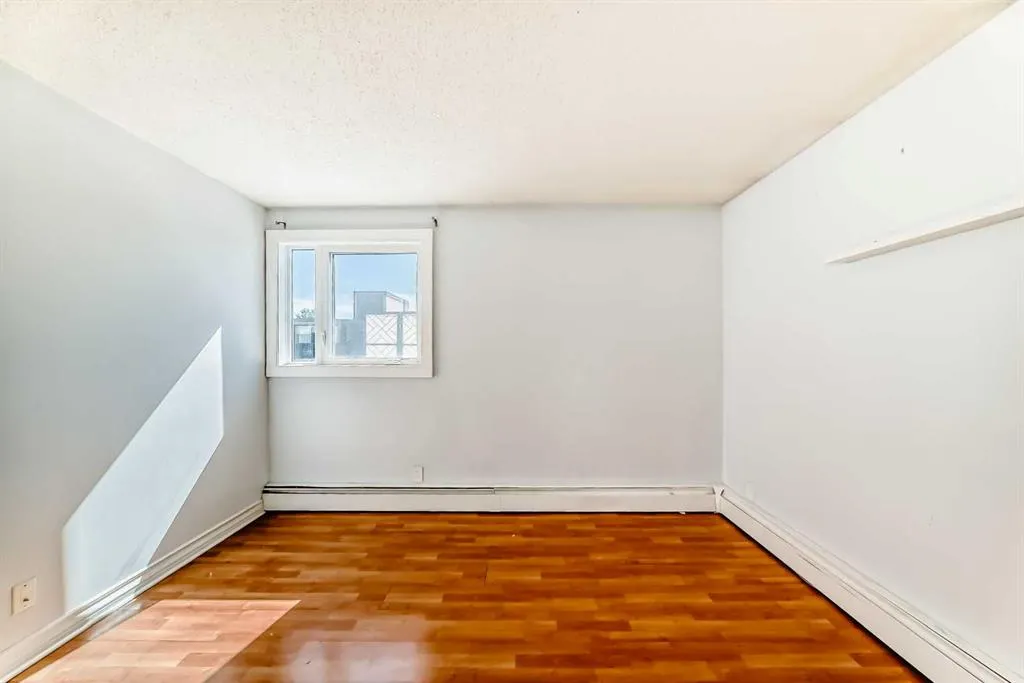 525 56 Avenue SW, #412