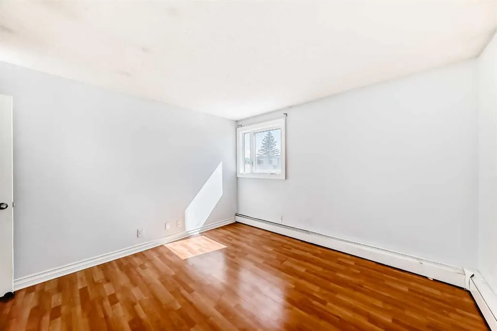 525 56 Avenue SW, #412