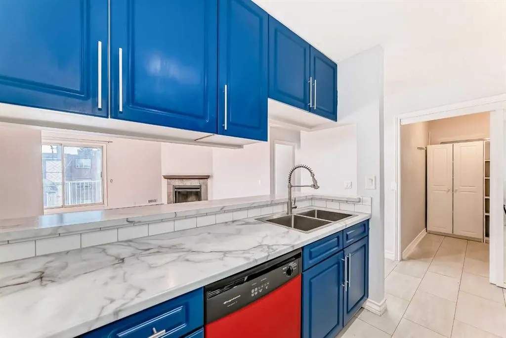 525 56 Avenue SW, #412