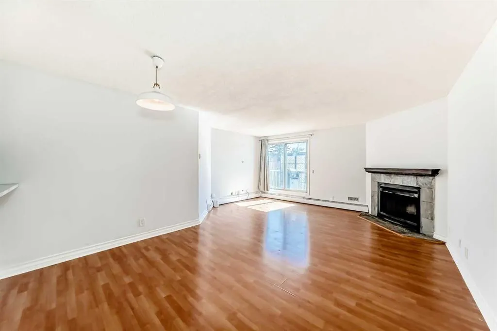 525 56 Avenue SW, #412