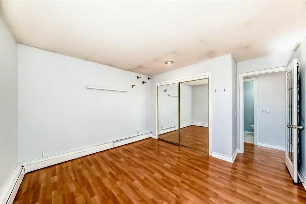 525 56 Avenue SW, #412