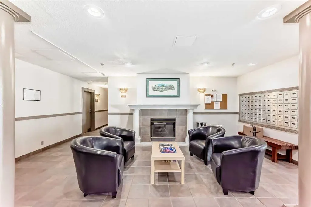 525 56 Avenue SW, #412