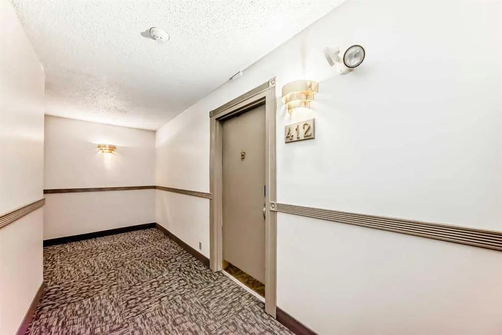 525 56 Avenue SW, #412