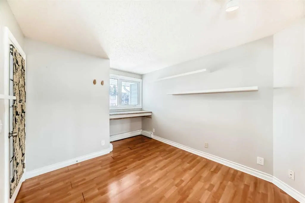 525 56 Avenue SW, #412