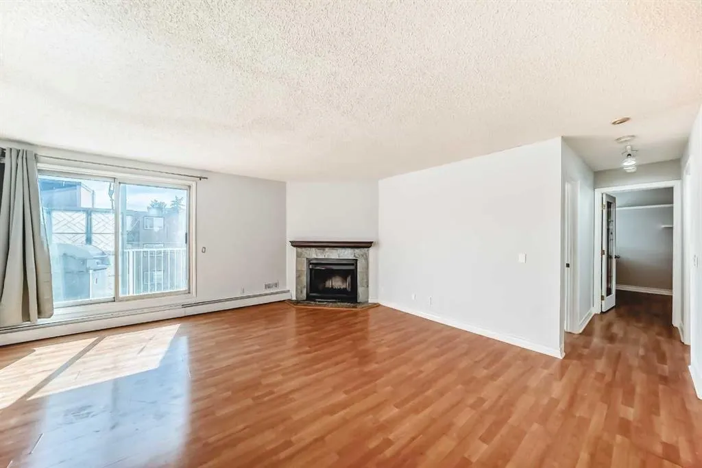 525 56 Avenue SW, #412