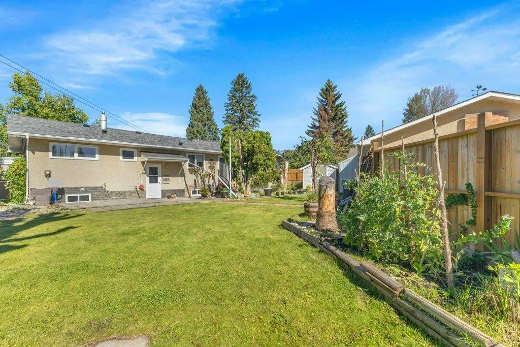 54 Sherwood Crescent