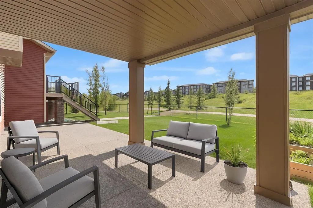 68 Nolanlake View NW