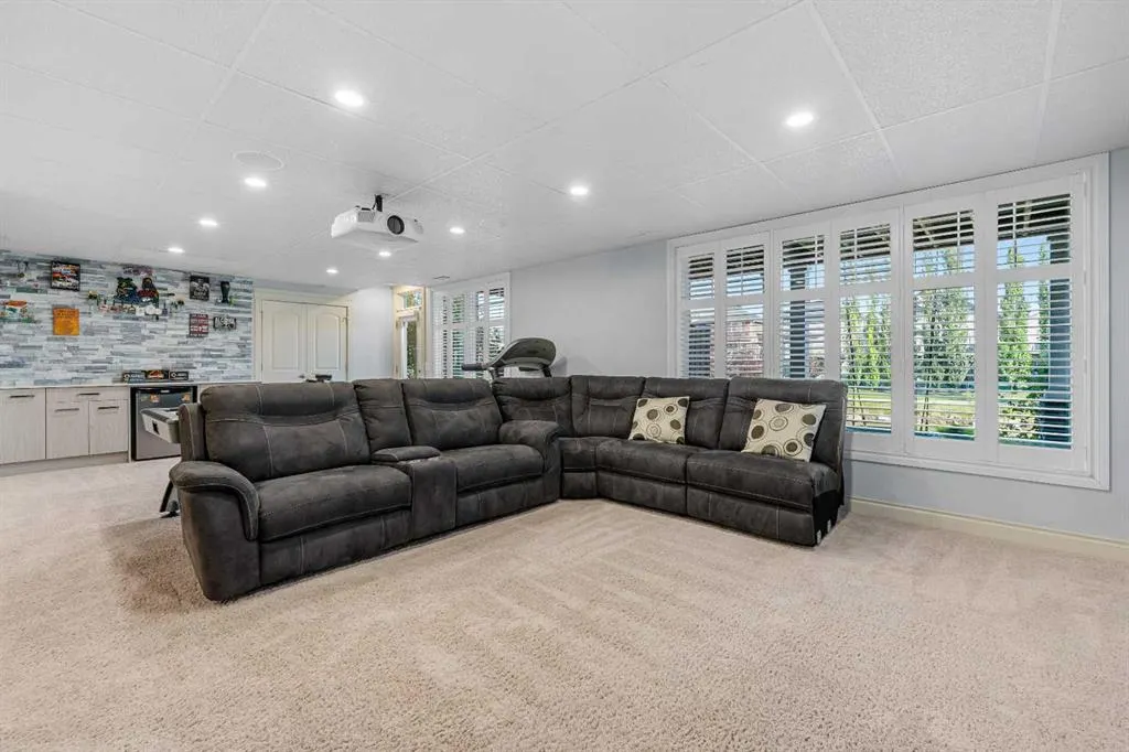 2233 Bayside Circle SW