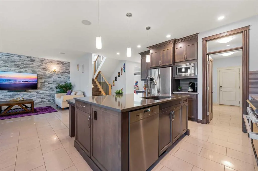 2233 Bayside Circle SW