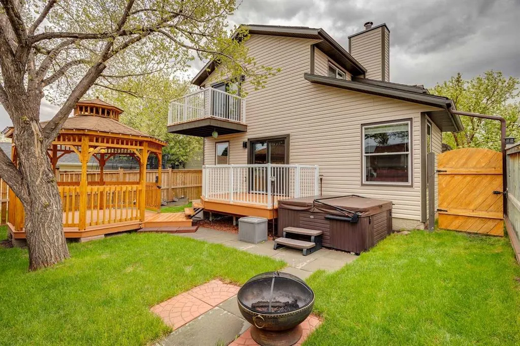 103 Macewan Park Road NW
