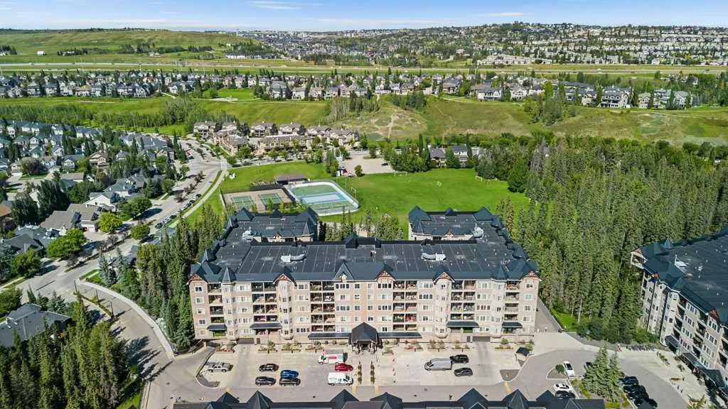 30 Discovery Ridge Close SW, #112