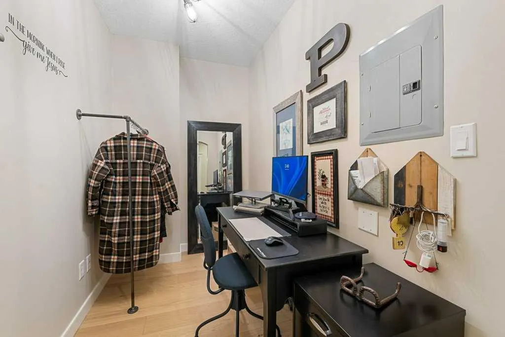 30 Discovery Ridge Close SW, #112