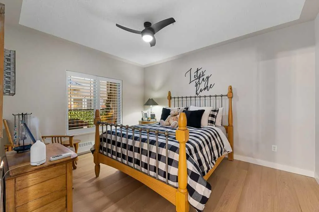 30 Discovery Ridge Close SW, #112