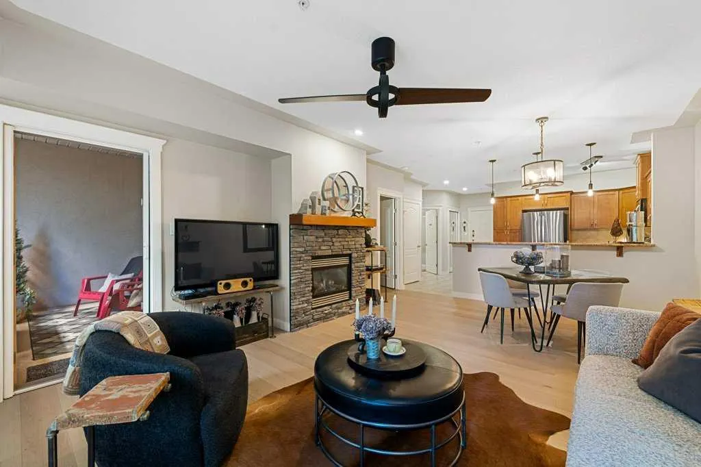 30 Discovery Ridge Close SW, #112