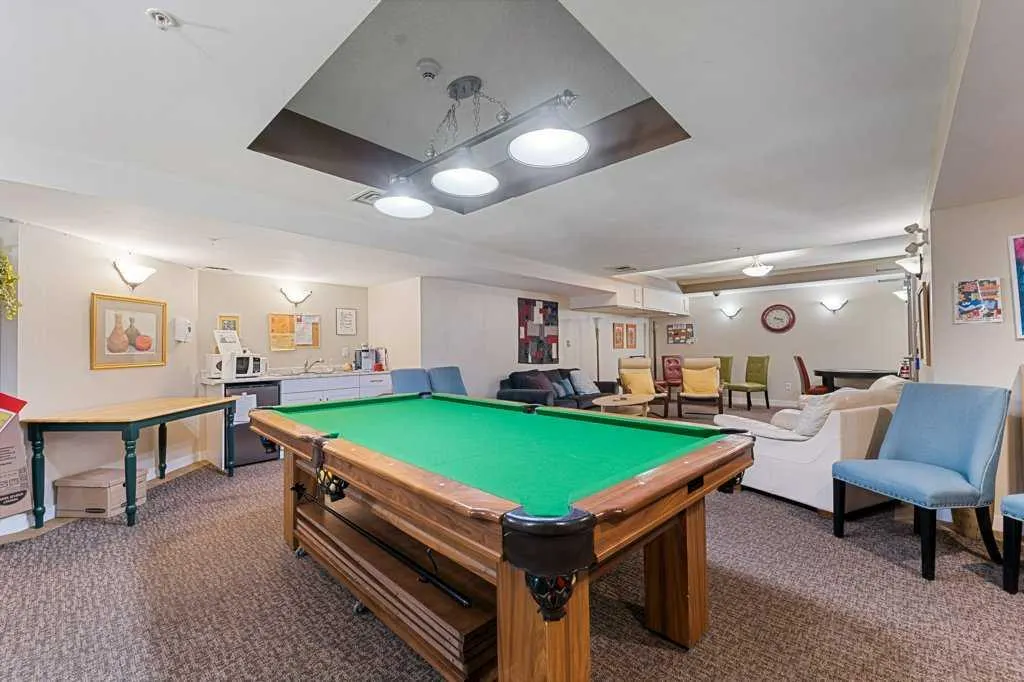 30 Discovery Ridge Close SW, #112