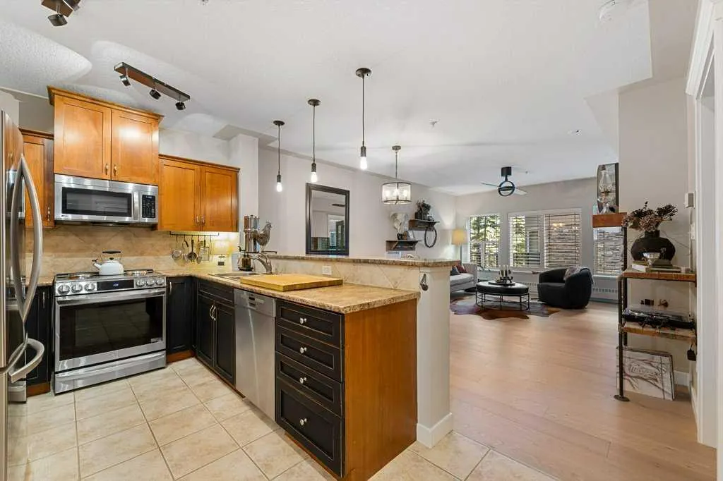 30 Discovery Ridge Close SW, #112