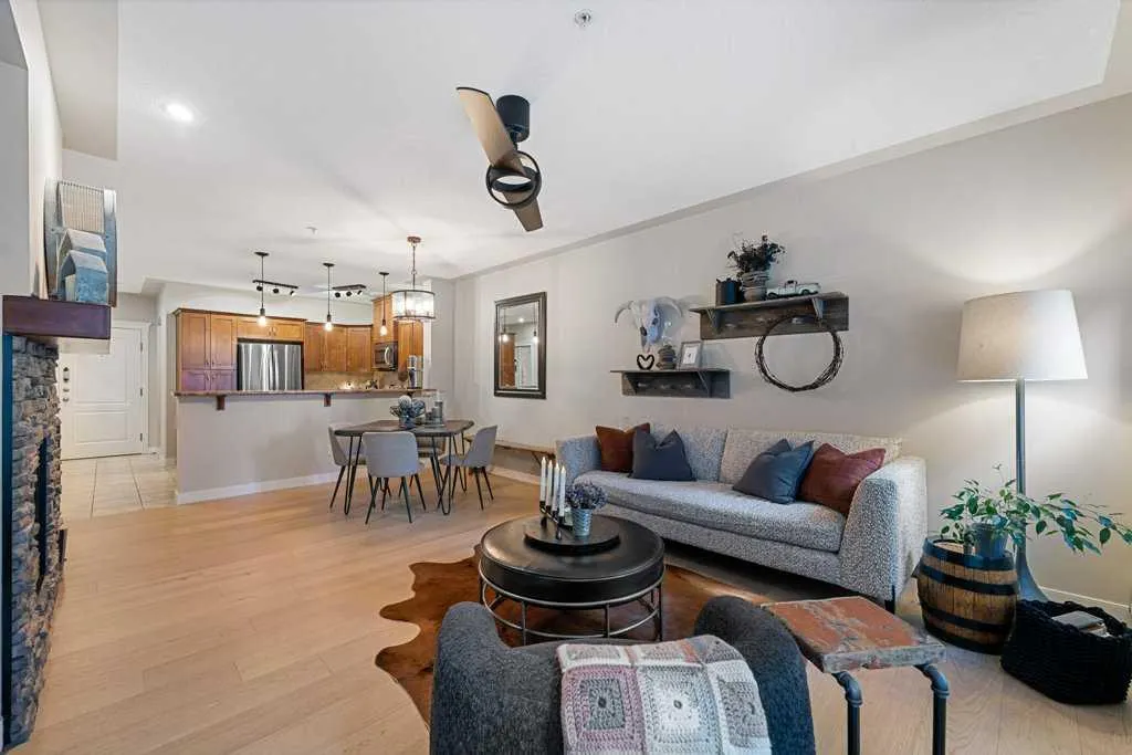 30 Discovery Ridge Close SW, #112