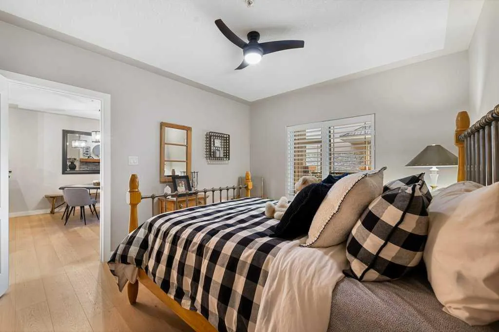 30 Discovery Ridge Close SW, #112