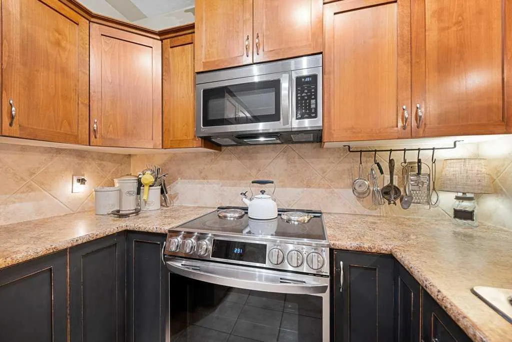 30 Discovery Ridge Close SW, #112