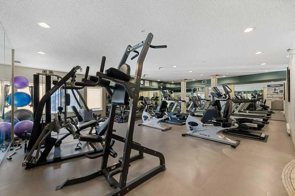 30 Discovery Ridge Close SW, #112