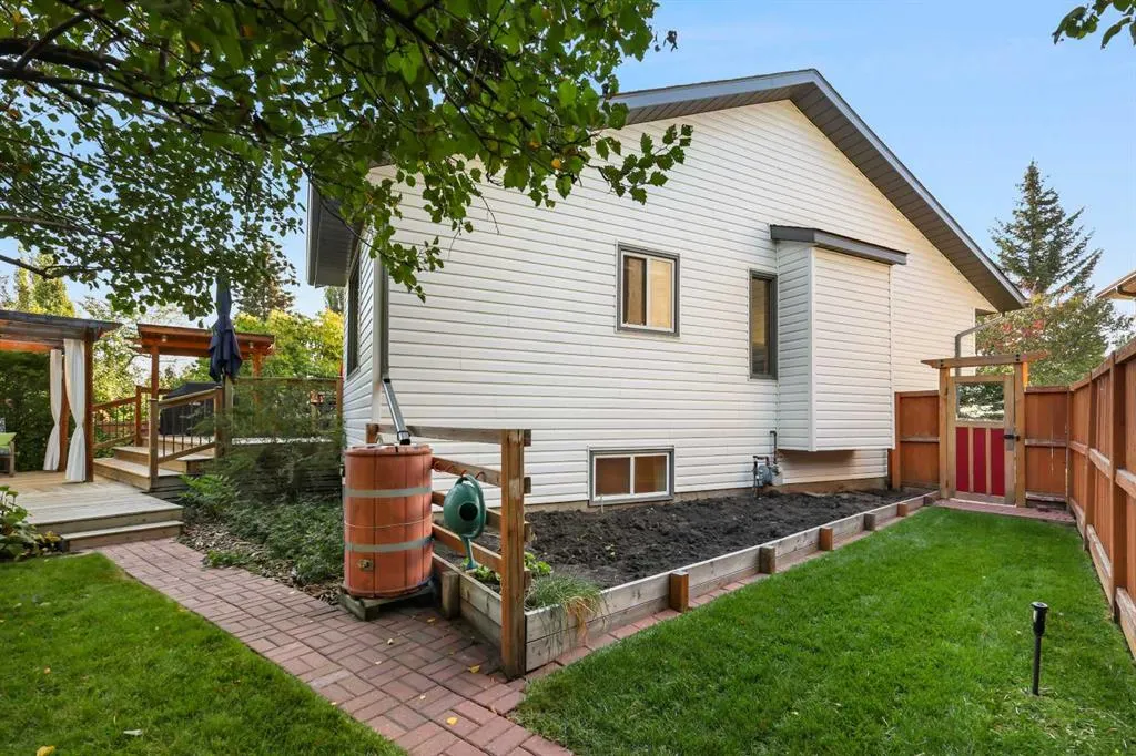 49 Sunmeadows Place SE