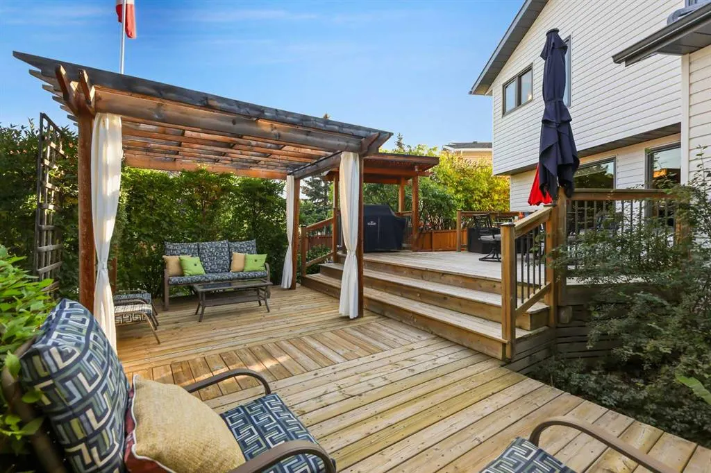 49 Sunmeadows Place SE