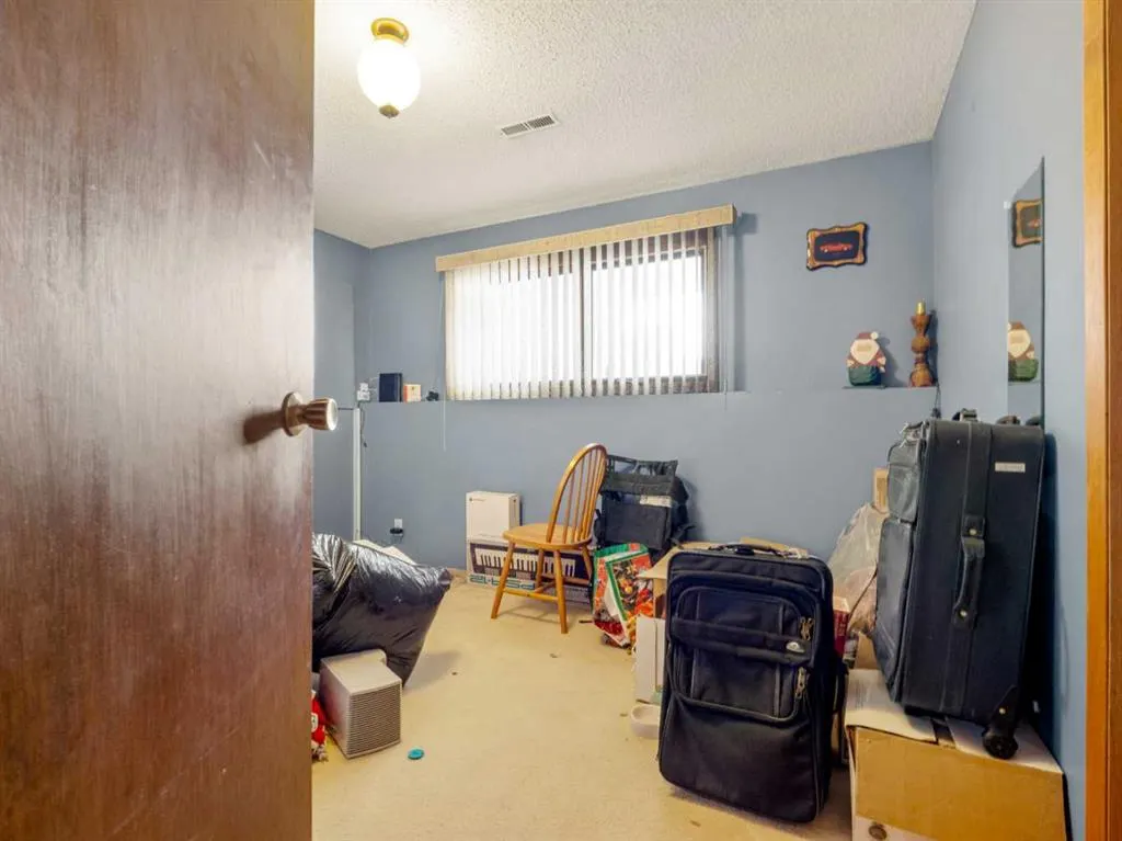 18 Sheridan Place W