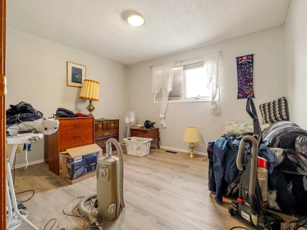 18 Sheridan Place W