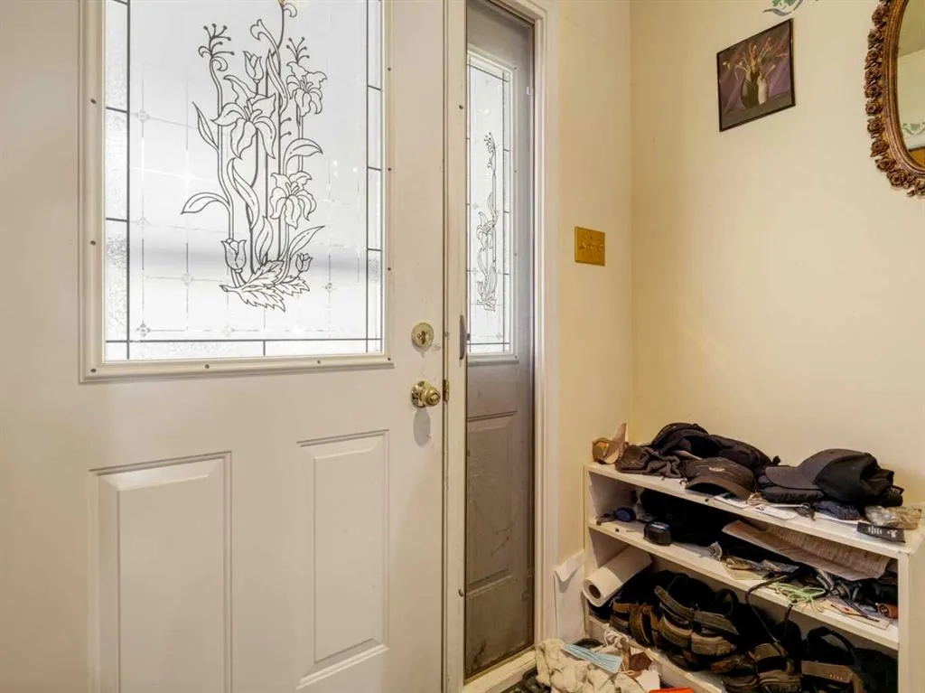 18 Sheridan Place W