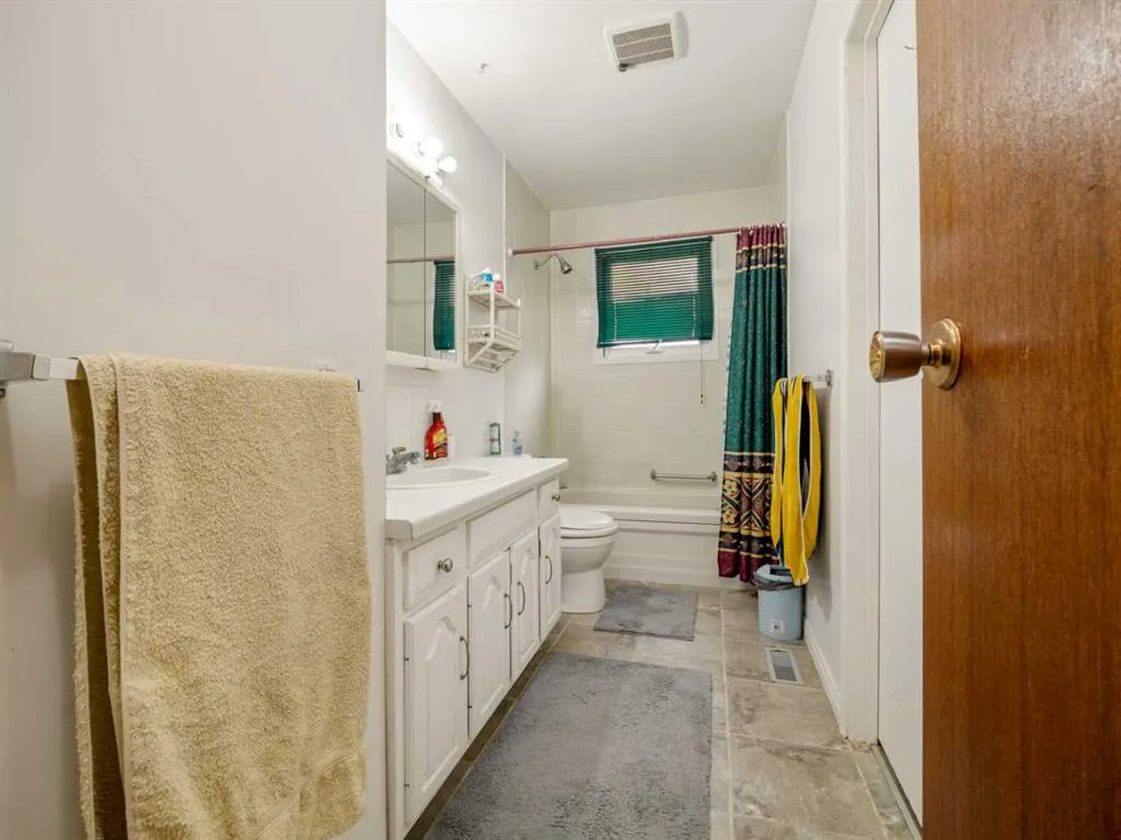 18 Sheridan Place W