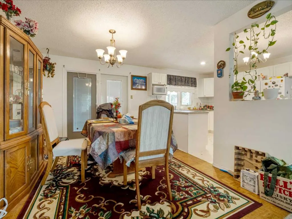 18 Sheridan Place W