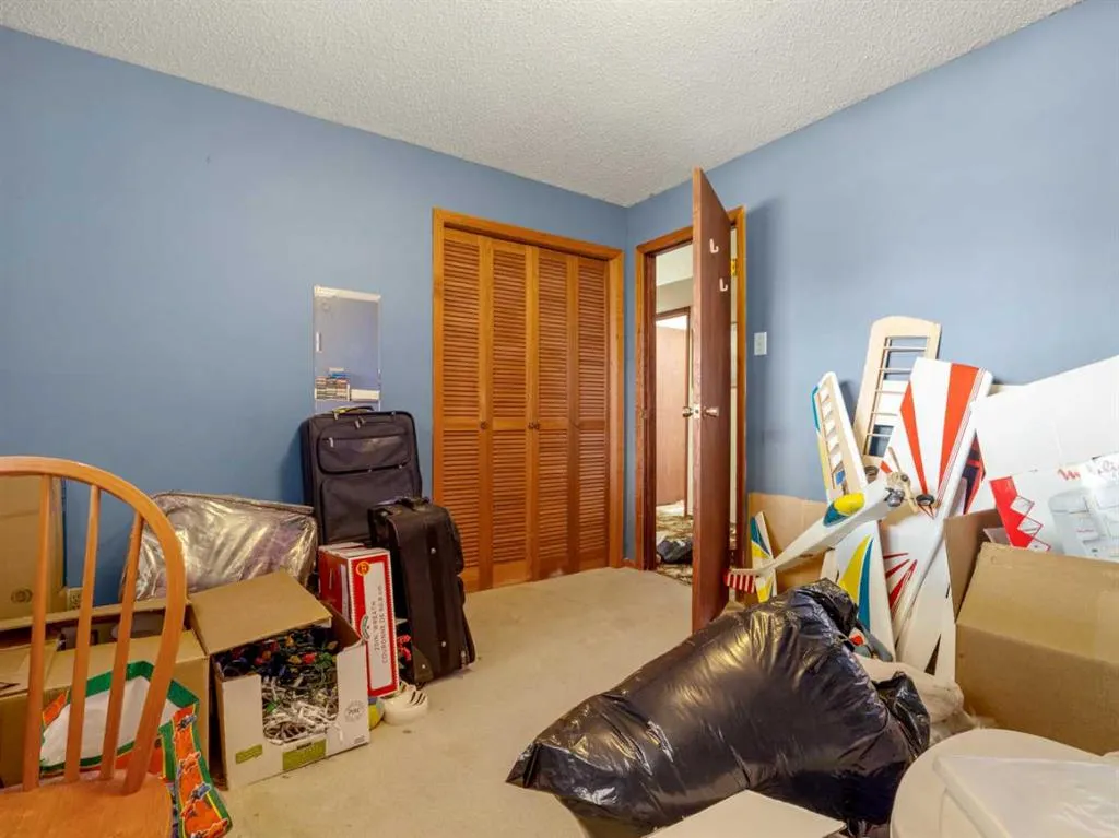 18 Sheridan Place W