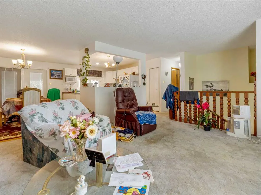 18 Sheridan Place W