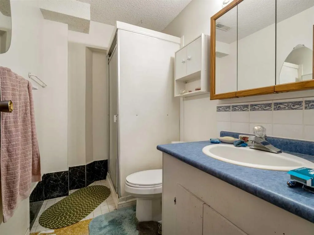 18 Sheridan Place W